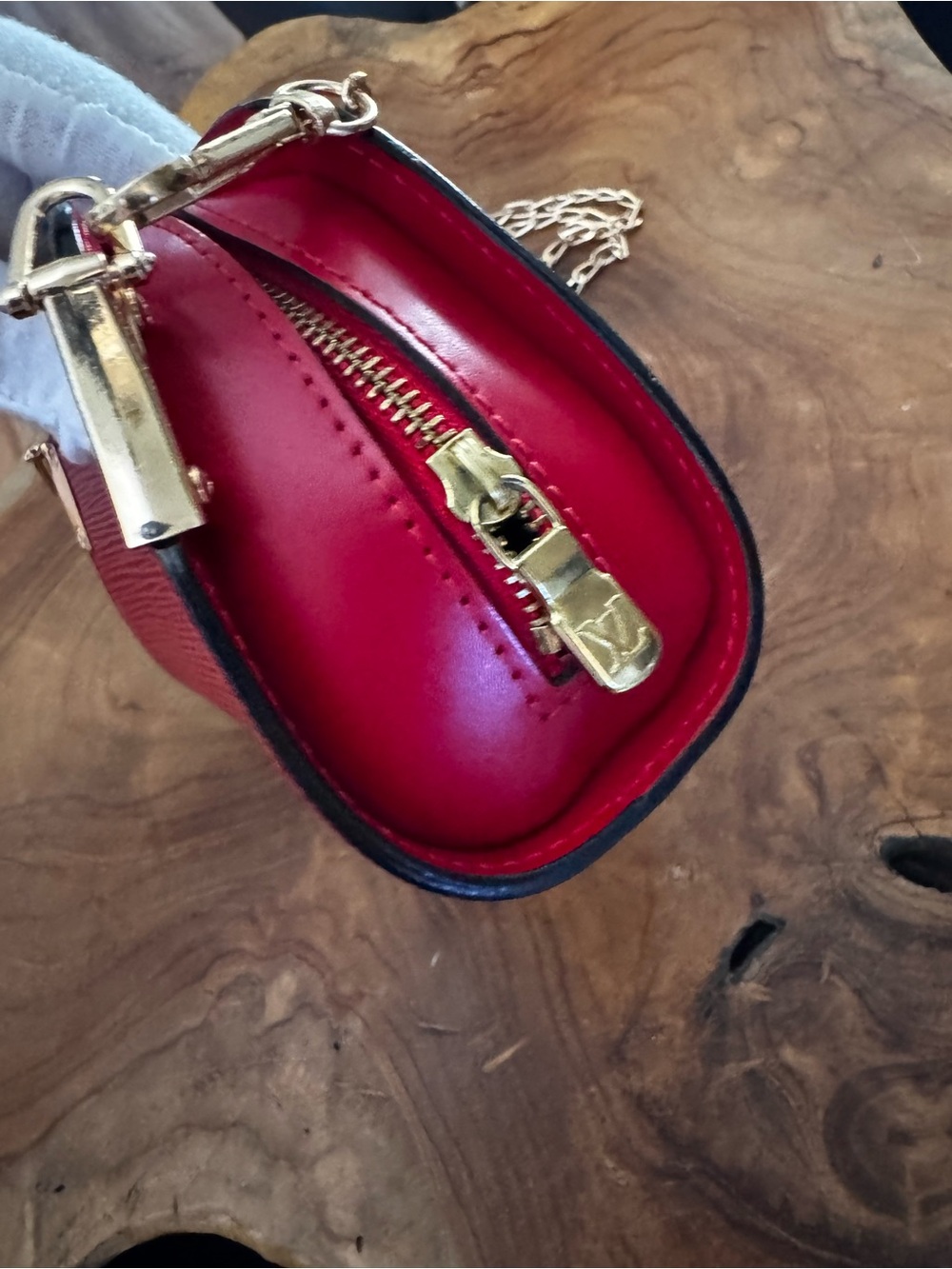 Just in 🔥 Louis Vuitton Epi Dauphine Leather Cosmetics Pouch Purse Red converted - Picture 5 of 15